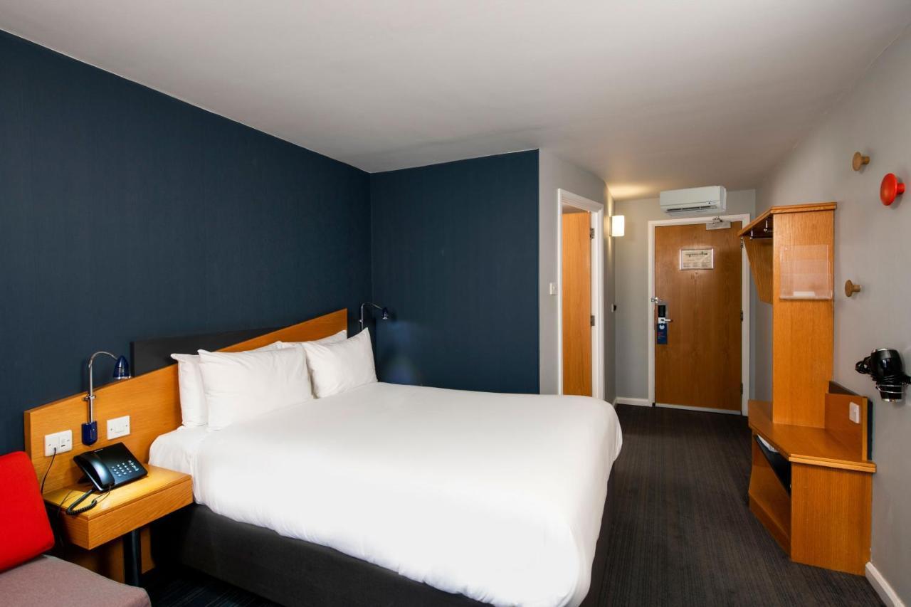 Holiday Inn Express Stoke-On-Trent By Ihg Stoke-on-Trent Exterior foto
