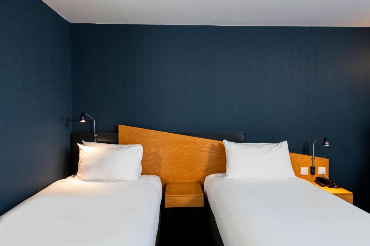 Holiday Inn Express Stoke-On-Trent By Ihg Stoke-on-Trent Exterior foto