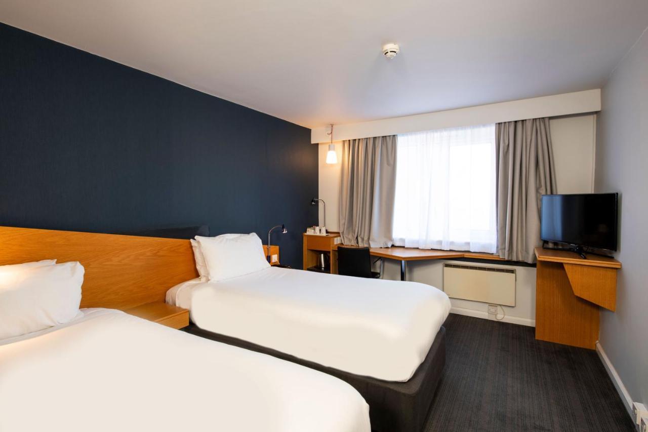 Holiday Inn Express Stoke-On-Trent By Ihg Stoke-on-Trent Exterior foto
