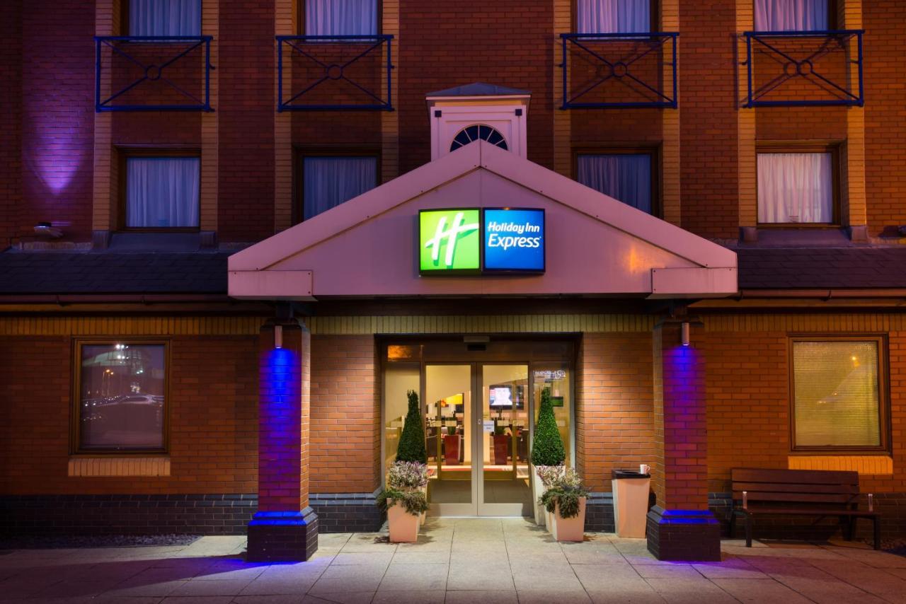 Holiday Inn Express Stoke-On-Trent By Ihg Stoke-on-Trent Exterior foto