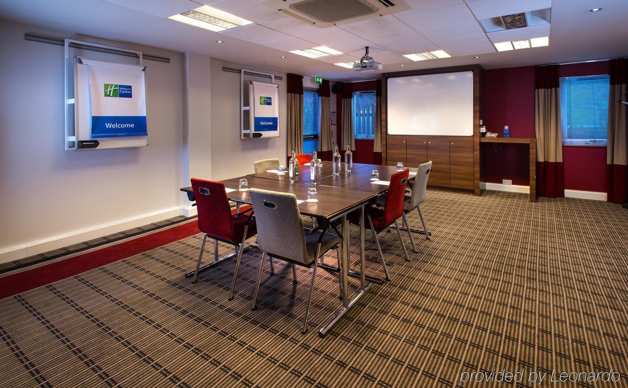Holiday Inn Express Stoke-On-Trent By Ihg Stoke-on-Trent Exterior foto