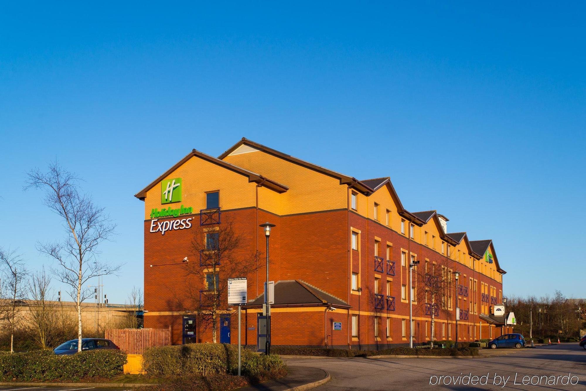 Holiday Inn Express Stoke-On-Trent By Ihg Stoke-on-Trent Exterior foto