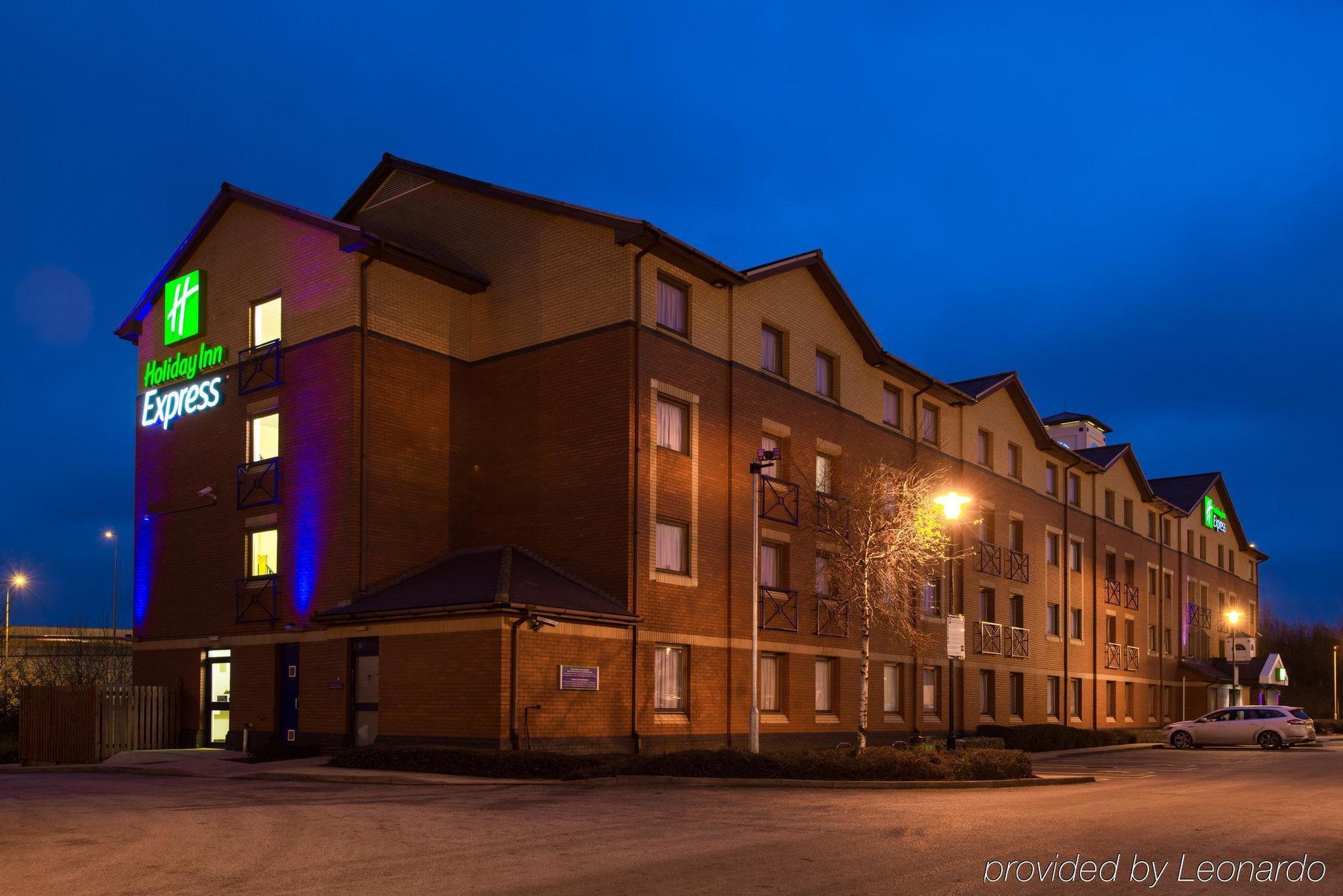 Holiday Inn Express Stoke-On-Trent By Ihg Stoke-on-Trent Exterior foto