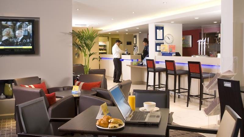 Holiday Inn Express Stoke-On-Trent By Ihg Stoke-on-Trent Exterior foto