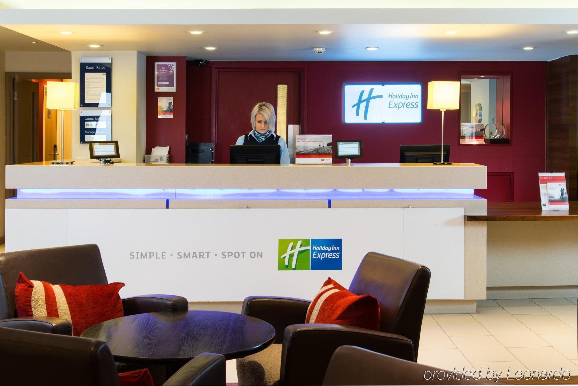Holiday Inn Express Stoke-On-Trent By Ihg Stoke-on-Trent Exterior foto