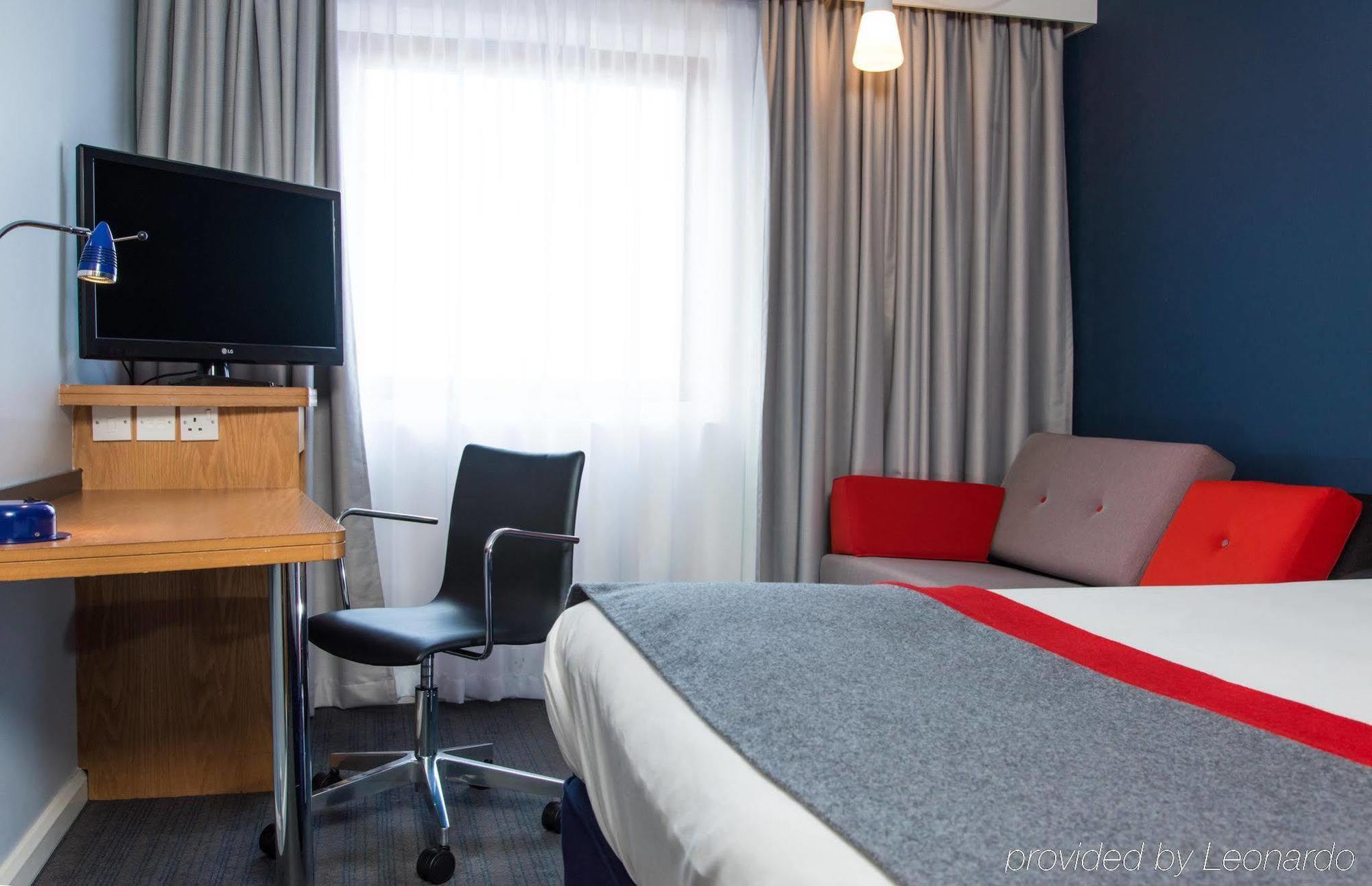 Holiday Inn Express Stoke-On-Trent By Ihg Stoke-on-Trent Exterior foto