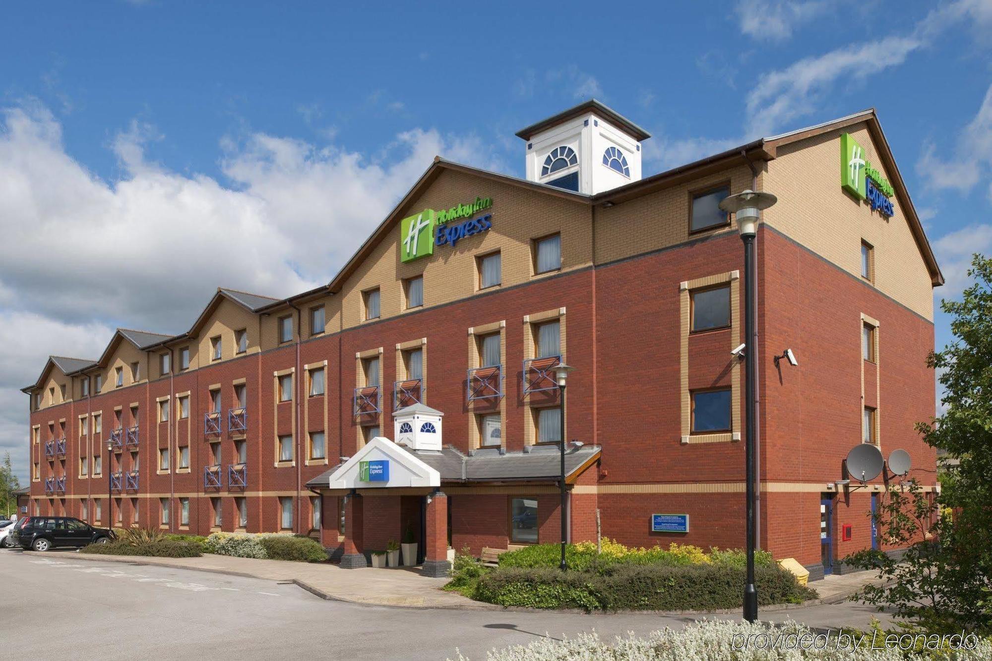 Holiday Inn Express Stoke-On-Trent By Ihg Stoke-on-Trent Exterior foto