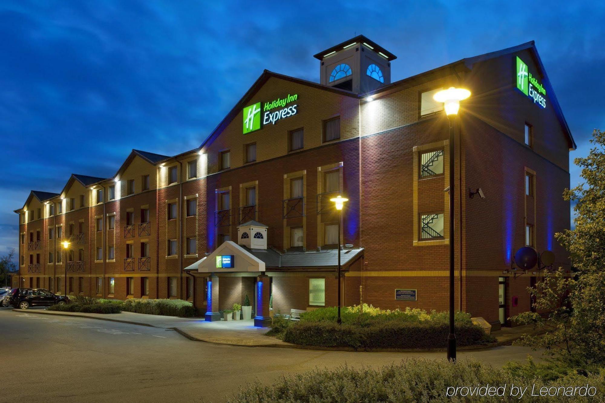 Holiday Inn Express Stoke-On-Trent By Ihg Stoke-on-Trent Exterior foto