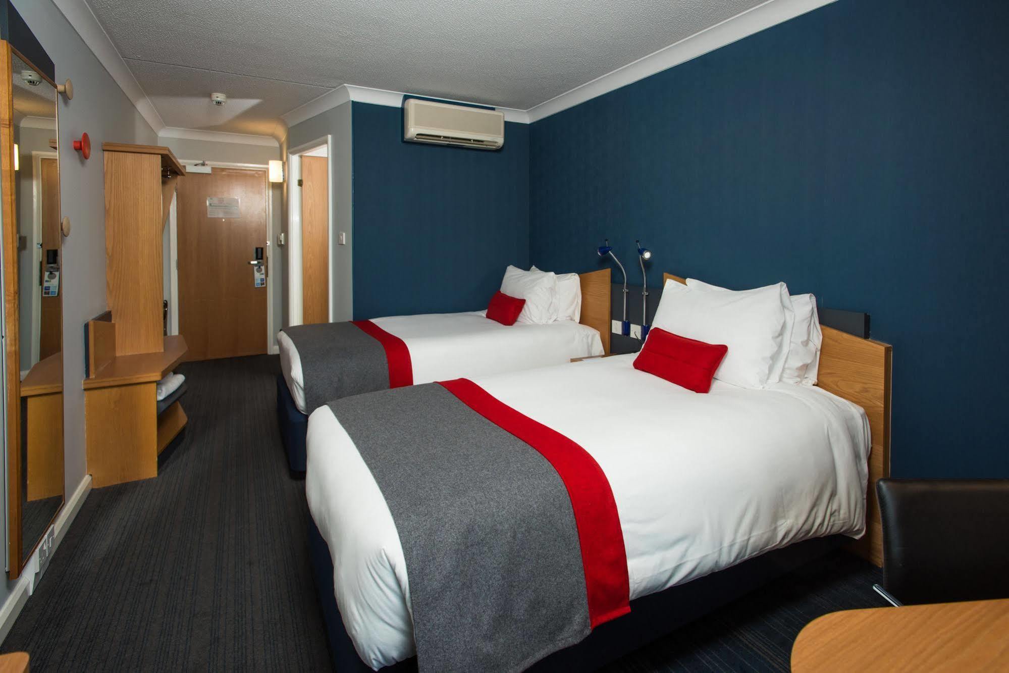 Holiday Inn Express Stoke-On-Trent By Ihg Stoke-on-Trent Exterior foto