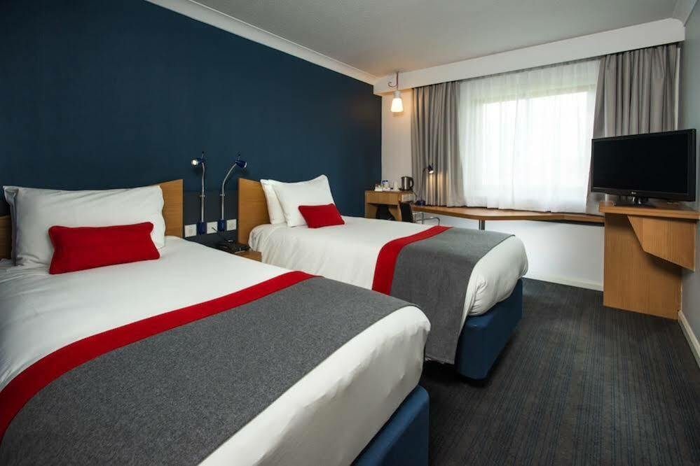 Holiday Inn Express Stoke-On-Trent By Ihg Stoke-on-Trent Exterior foto