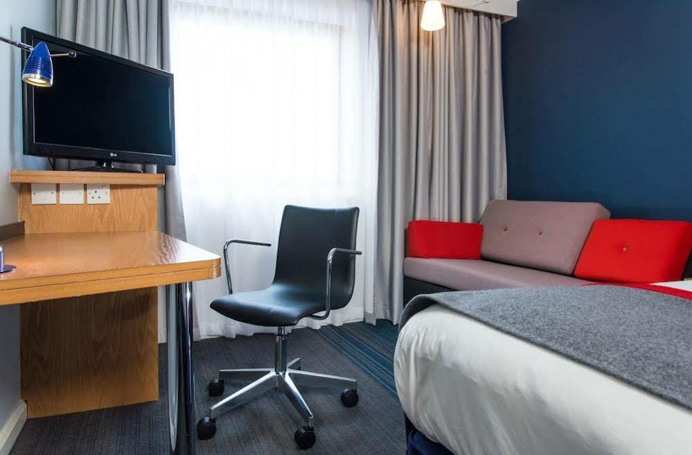 Holiday Inn Express Stoke-On-Trent By Ihg Stoke-on-Trent Exterior foto